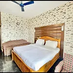 Swimming Pool, Garden And Private Sea Beach Hotel Vi, Puri, Fully Air Conditioned Rooms And Breakfast, Wifi & Restaurant And Parking - Best Hotel In Puri
