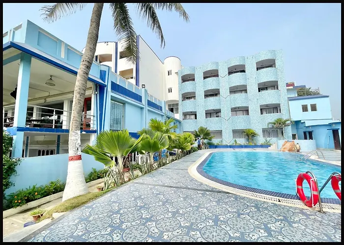 Swimming Pool, Garden And Private Sea Beach Hotel Vi, Puri, Fully Air Conditioned Rooms And Breakfast, Wifi & Restaurant And Parking - Best Hotel In Puri